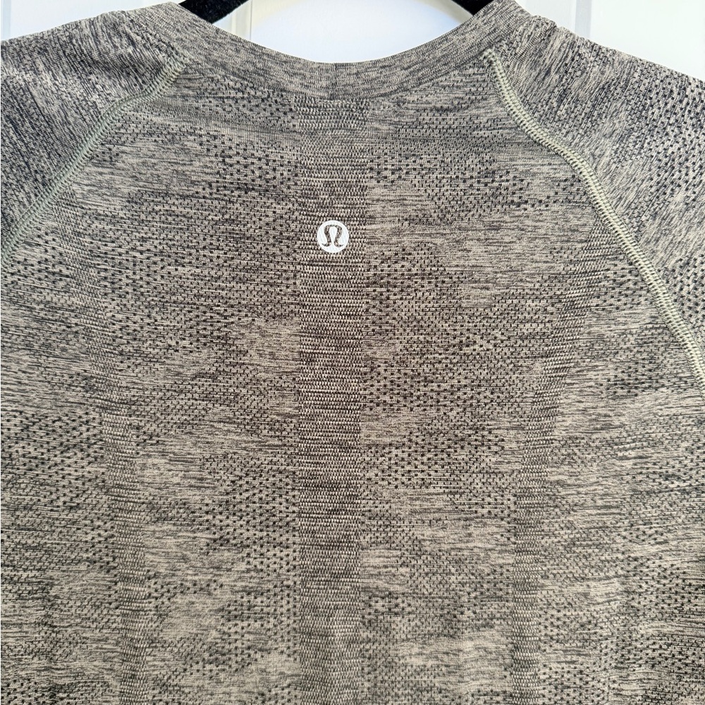 lululemon Women's Swiftly Tech Long-Sleeve Shirt